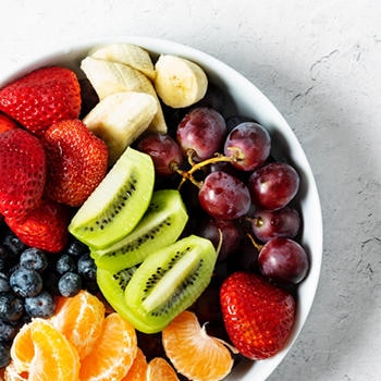 A bowl of fruits